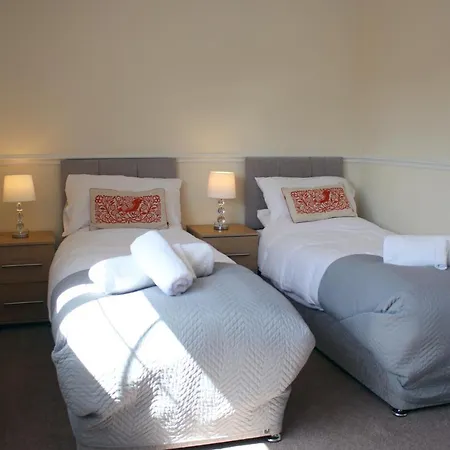 Carvetii - Uriah House - 4-bedroom House Sleeps Up To 10 People