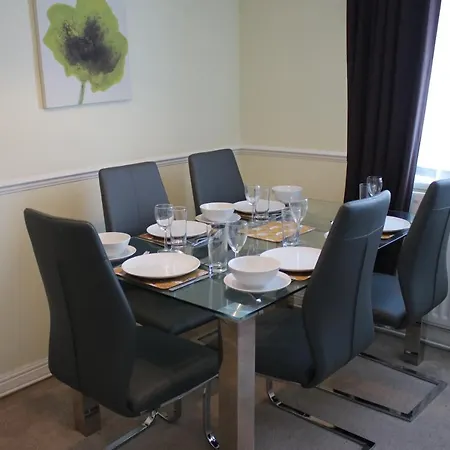 Apartmán Carvetii - Uriah House - 4-bedroom House Sleeps Up To 10 People *