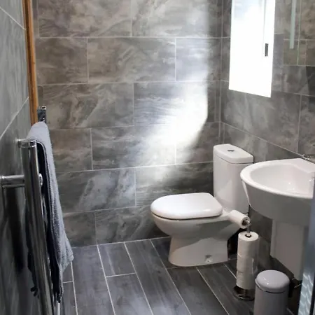 Apartmán Carvetii - Uriah House - 4-bedroom House Sleeps Up To 10 People