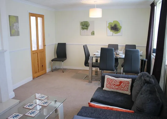 Carvetii - Uriah House - 4-bedroom House Sleeps Up To 10 People דירה