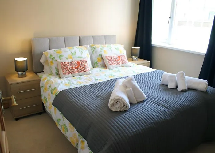 Carvetii - Uriah House - 4-bedroom House Sleeps Up To 10 People Apartment *